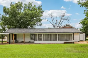 755 E Bellville St, Giddings, TX 78942 - Photo 1