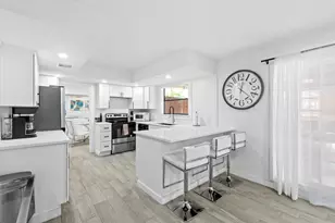 3520 Highland View Dr, Austin, TX 78731 - Photo 15