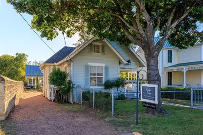 119 San Antonio Street, Fredericksburg, TX 78624 - Photo 3