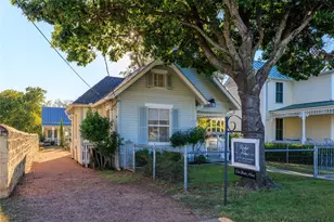 119 San Antonio St, Fredericksburg, TX 78624 - Photo 3