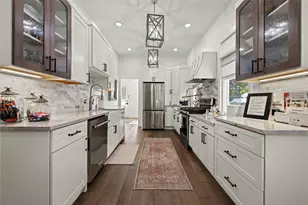 119 San Antonio St, Fredericksburg, TX 78624 - Photo 9