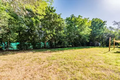 609 Cottonwod Street, Lockhart, TX 78644 - Photo 27