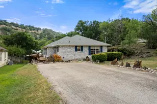 305 Mountain View, Sunrise Beach, TX 78643 - Photo 3