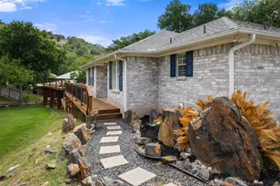 305 Mountain View, Sunrise Beach, TX 78643 - Photo 3