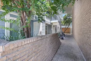 400 W 35th St, Austin, TX 78705 - Photo 3