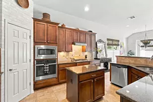 532 Crooked Creek, Buda, TX 78610 - Photo 11