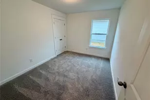 261 Seattle Slew Dr, Jarrell, TX 76537 - Photo 11