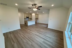 261 Seattle Slew Dr, Jarrell, TX 76537 - Photo 7