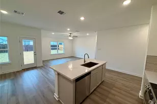 261 Seattle Slew Dr, Jarrell, TX 76537 - Photo 5