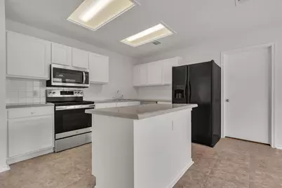 8007 Bramble Bush Drive, Austin, TX 78747 - Photo 7