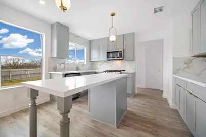 13501 Sierra Wind Lane, Elgin, TX 78621 - Photo 9