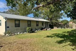 1510 E Fannin St, Luling, TX 78648 - Photo 3