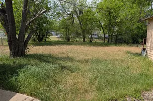 301 Park St, Taylor, TX 76574 - Photo 11