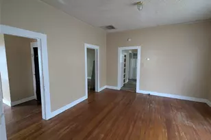 301 Park St, Taylor, TX 76574 - Photo 3