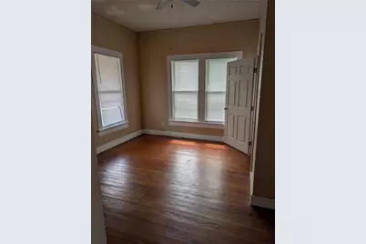 301 Park Street, Taylor, TX 76574 - Photo 5