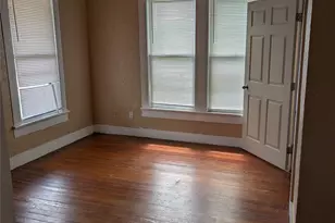 301 Park St, Taylor, TX 76574 - Photo 5