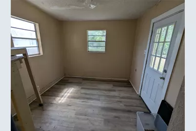 301 Park Street, Taylor, TX 76574 - Photo 9