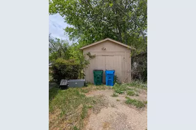 301 Park Street, Taylor, TX 76574 - Photo 13