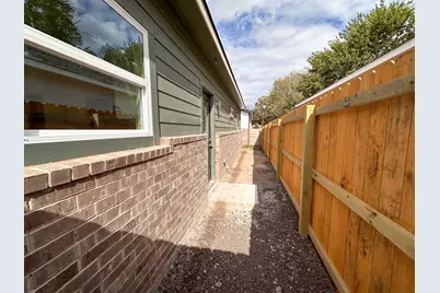 815 5th Street, Lockhart, TX 78644 - Photo 21