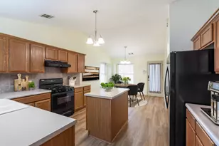 5911 Steiner, Kyle, TX 78640 - Photo 3