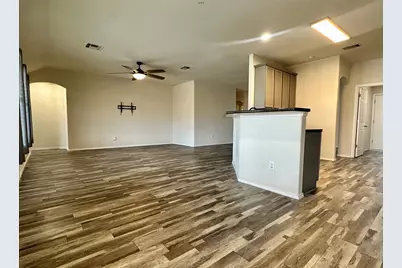 417 Bandara Woods Boulevard, Elgin, TX 78621 - Photo 7