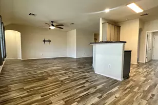 417 Bandara Woods Blvd, Elgin, TX 78621 - Photo 7