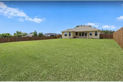 417 Bandara Woods Boulevard, Elgin, TX 78621 - Photo 19