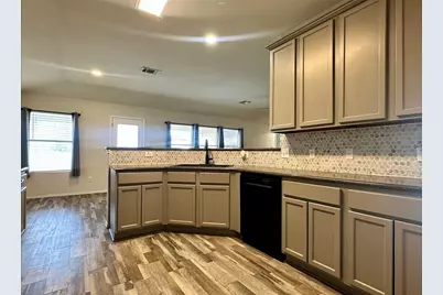 417 Bandara Woods Boulevard, Elgin, TX 78621 - Photo 9