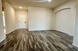 417 Bandara Woods Blvd, Elgin, TX 78621 - Photo 5