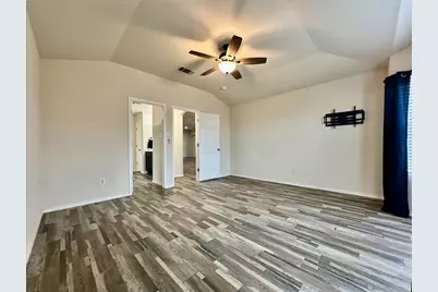 417 Bandara Woods Boulevard, Elgin, TX 78621 - Photo 11