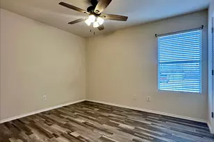 417 Bandara Woods Blvd, Elgin, TX 78621 - Photo 17