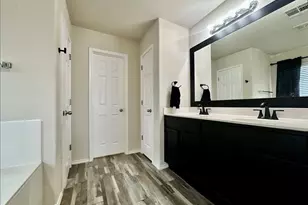 417 Bandara Woods Blvd, Elgin, TX 78621 - Photo 13