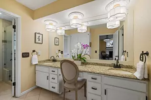 10507 Plumewood Dr, Austin, TX 78750 - Photo 17
