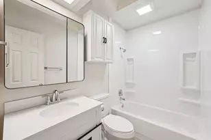 1800 Cedarlawn St, Taylor, TX 76574 - Photo 13