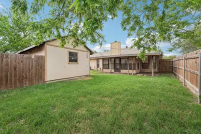 1800 Cedarlawn Street, Taylor, TX 76574 - Photo 17