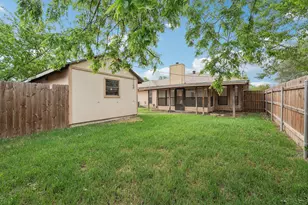 1800 Cedarlawn St, Taylor, TX 76574 - Photo 17