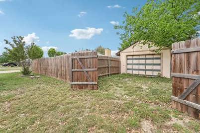 1800 Cedarlawn Street, Taylor, TX 76574 - Photo 19