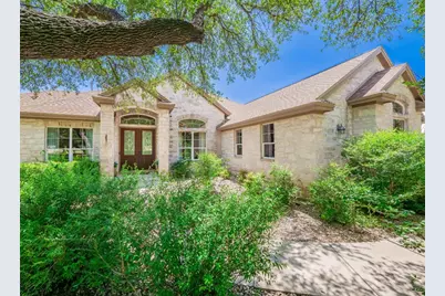 104 E Rustle Cove, Georgetown, TX 78628 - Photo 3