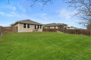 123 Saranac Dr, Elgin, TX 78621 - Photo 25