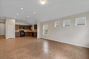 123 Saranac Dr, Elgin, TX 78621 - Photo 7