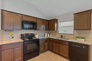 123 Saranac Dr, Elgin, TX 78621 - Photo 9