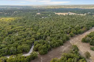 120 Twin Oaks Rd, Elgin, TX 78621 - Photo 13