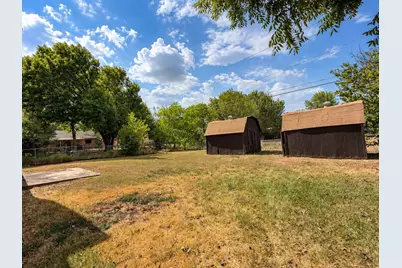 704 Drake Lane, Taylor, TX 76574 - Photo 15