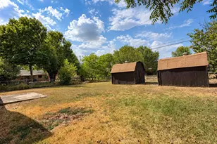 704 Drake Ln, Taylor, TX 76574 - Photo 15