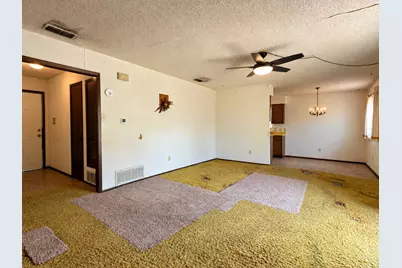 704 Drake Lane, Taylor, TX 76574 - Photo 3