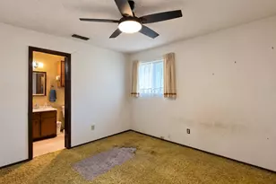 704 Drake Ln, Taylor, TX 76574 - Photo 7