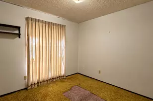 704 Drake Ln, Taylor, TX 76574 - Photo 11