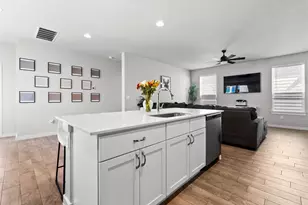 156 Appleberry Ln, Elgin, TX 78621 - Photo 5