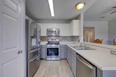 606 Los Robles Road, Leander, TX 78641 - Photo 3