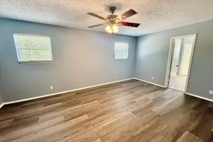 1913 Magazine St, Austin, TX 78727 - Photo 9